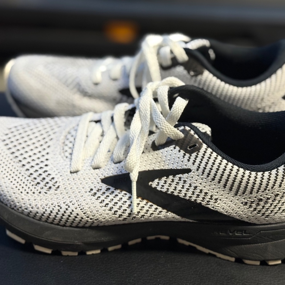 Women’s Brooks Revel 5 - Picture 2 of 4